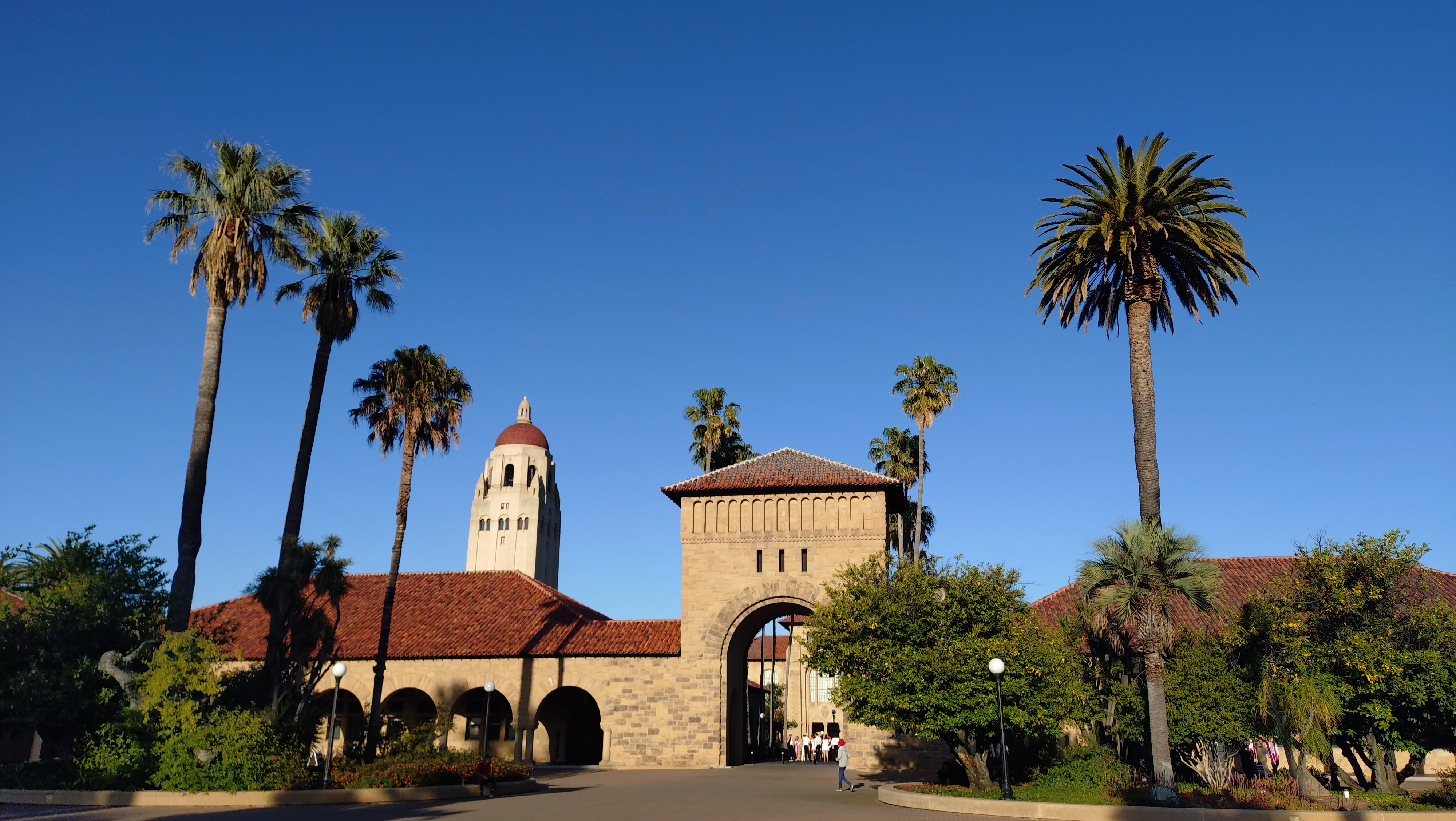 (2026-05-30) Stanford University 的側面塔樓與建築群。