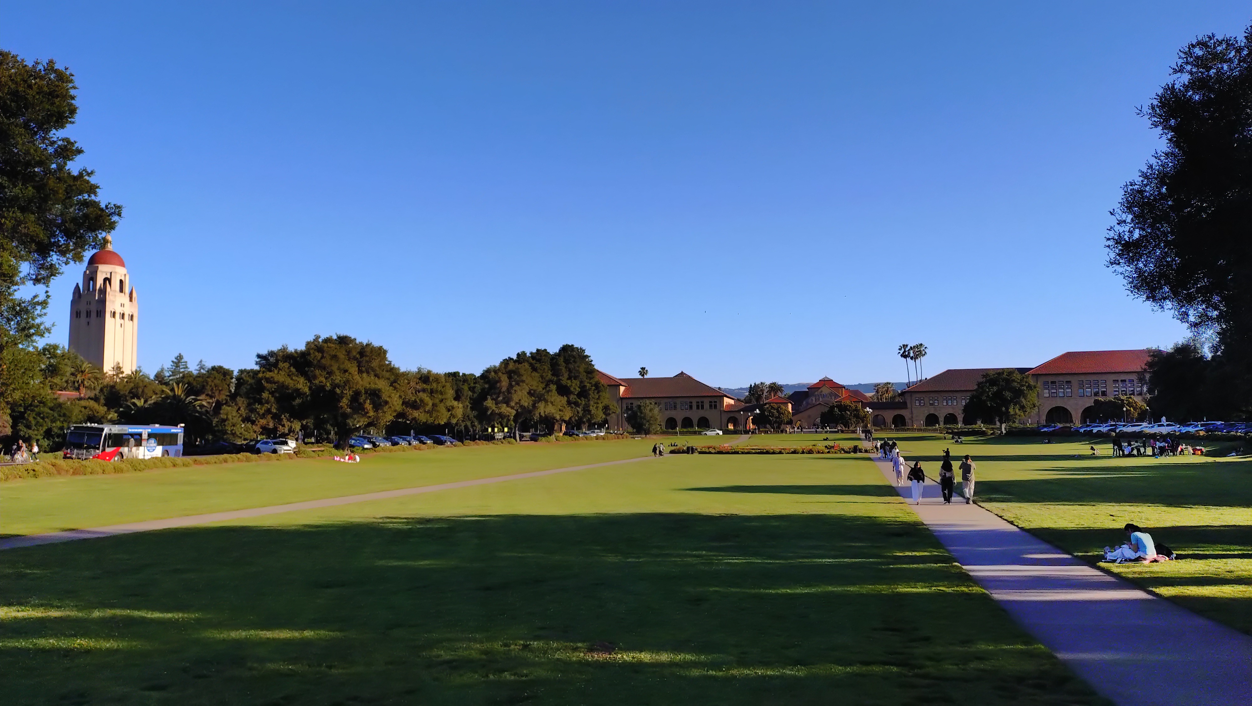 (2026-05-30) Stanford University 的大草坪，很漂亮的地方。