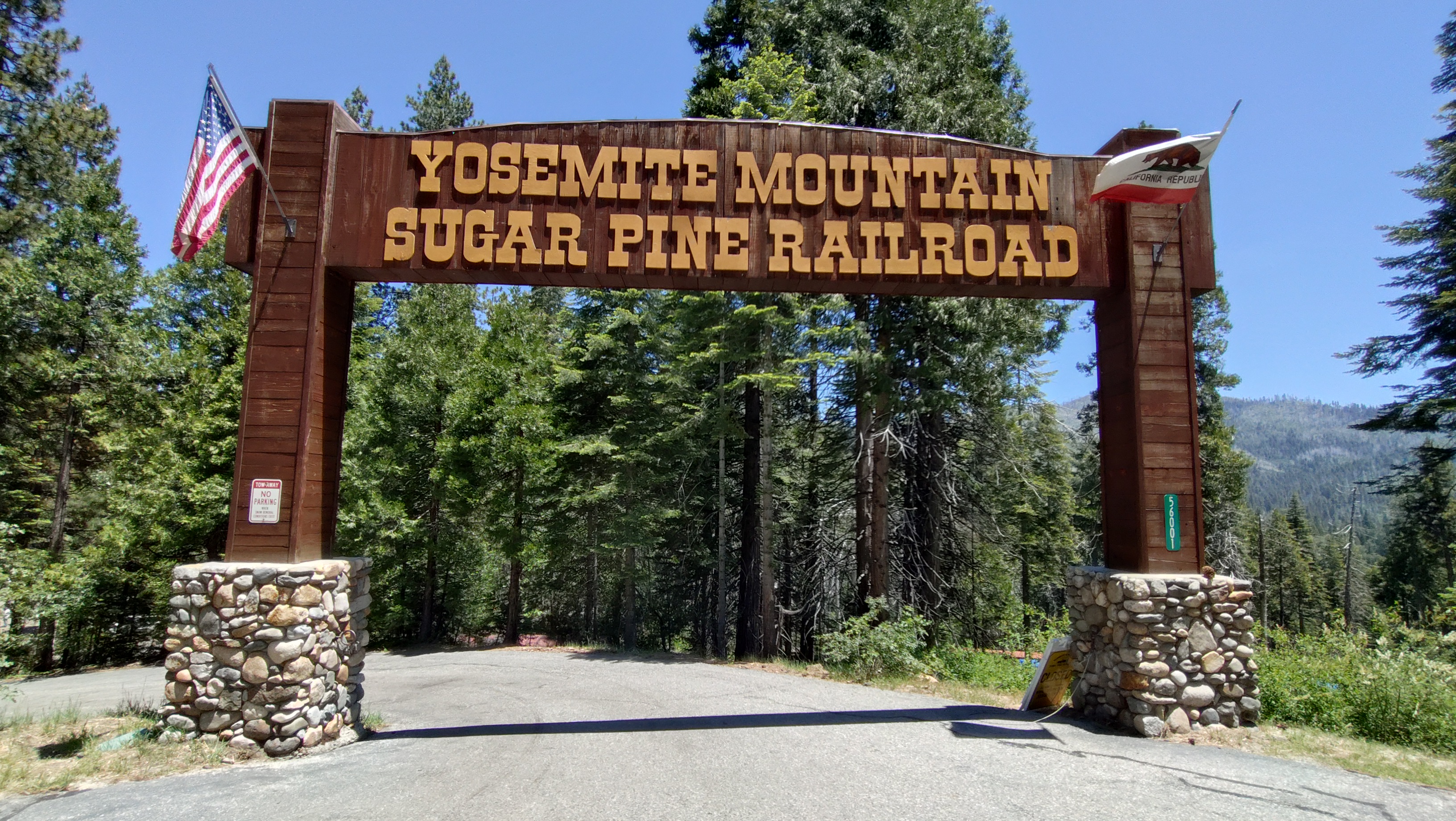 (2026-06-02) Sugar Pine Railroad 大門口。