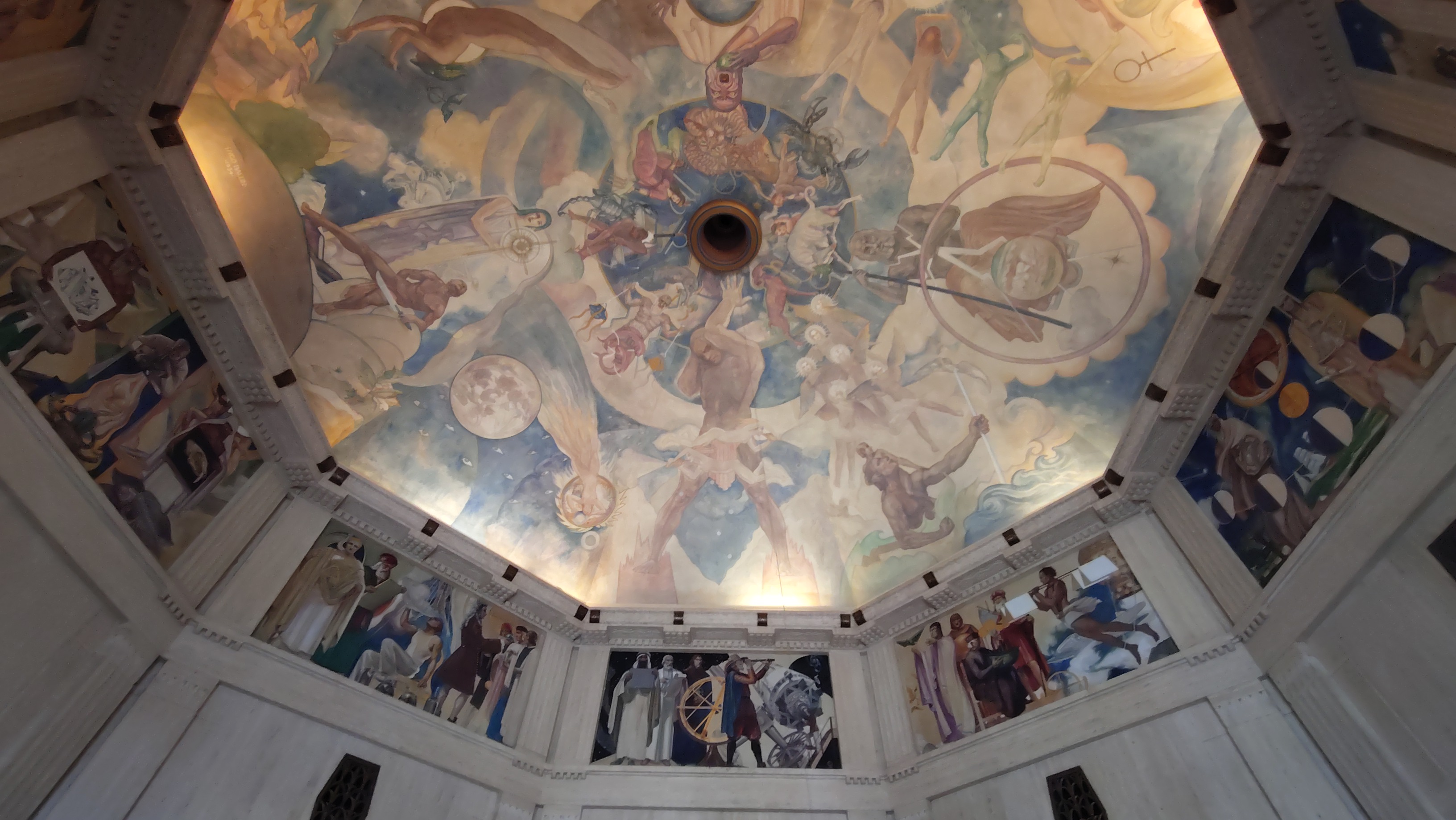 (2026-06-05) Griffith Observatory 內天花板。