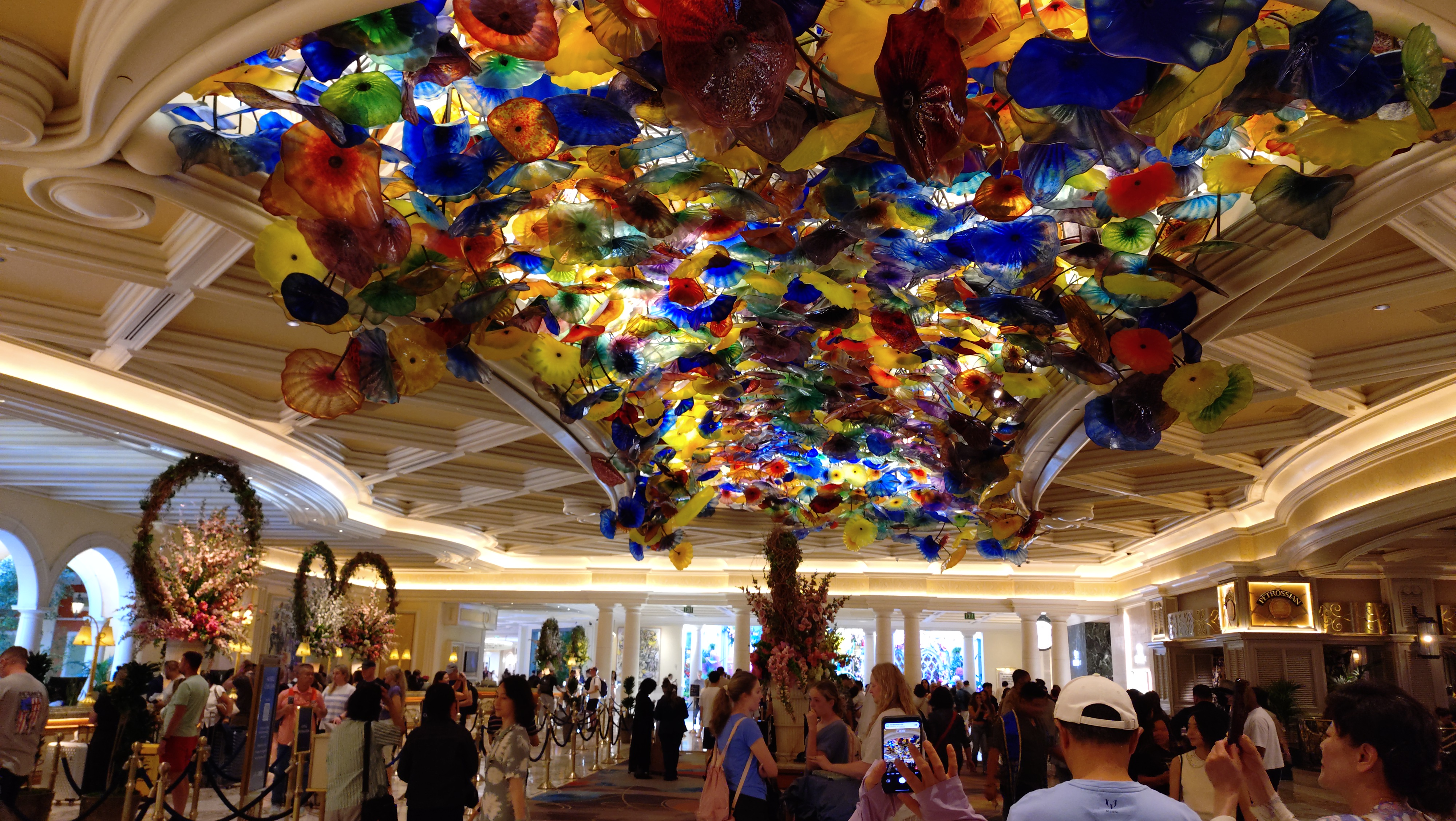 (2026-05-25) Bellagio 內的琉璃花芎頂