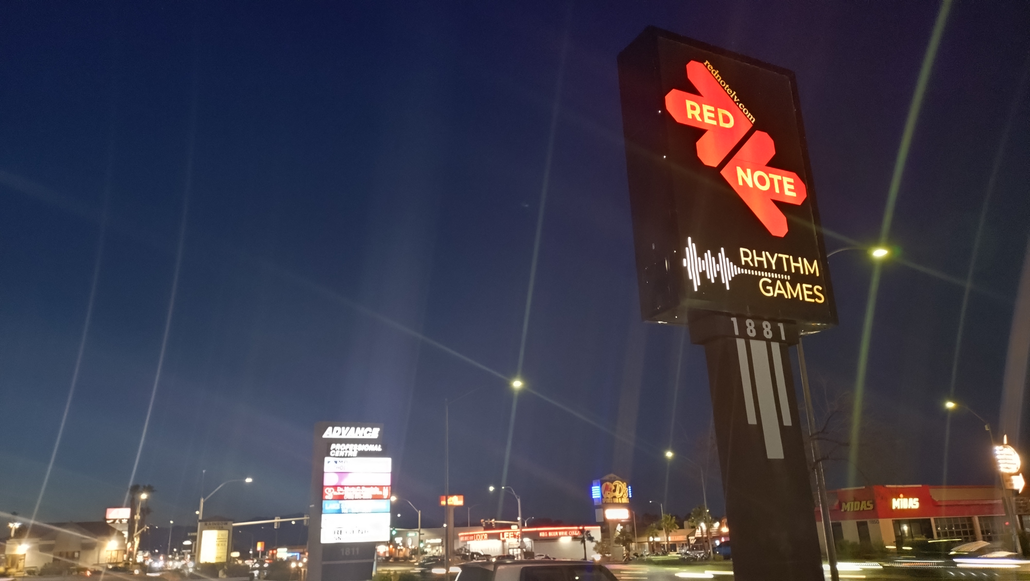 (2026-05-27) 朋友想去的音遊店，我順路看看有沒有太鼓達人，不過後來沒有，就坐在旁邊陪他。
