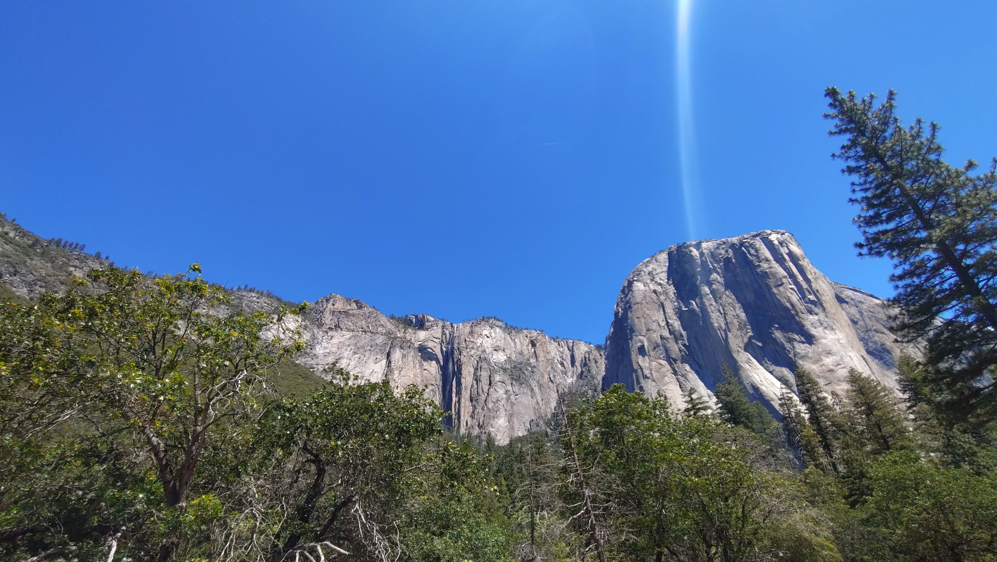 (2026-06-01) Yosemite National Park 的峽谷地貌。