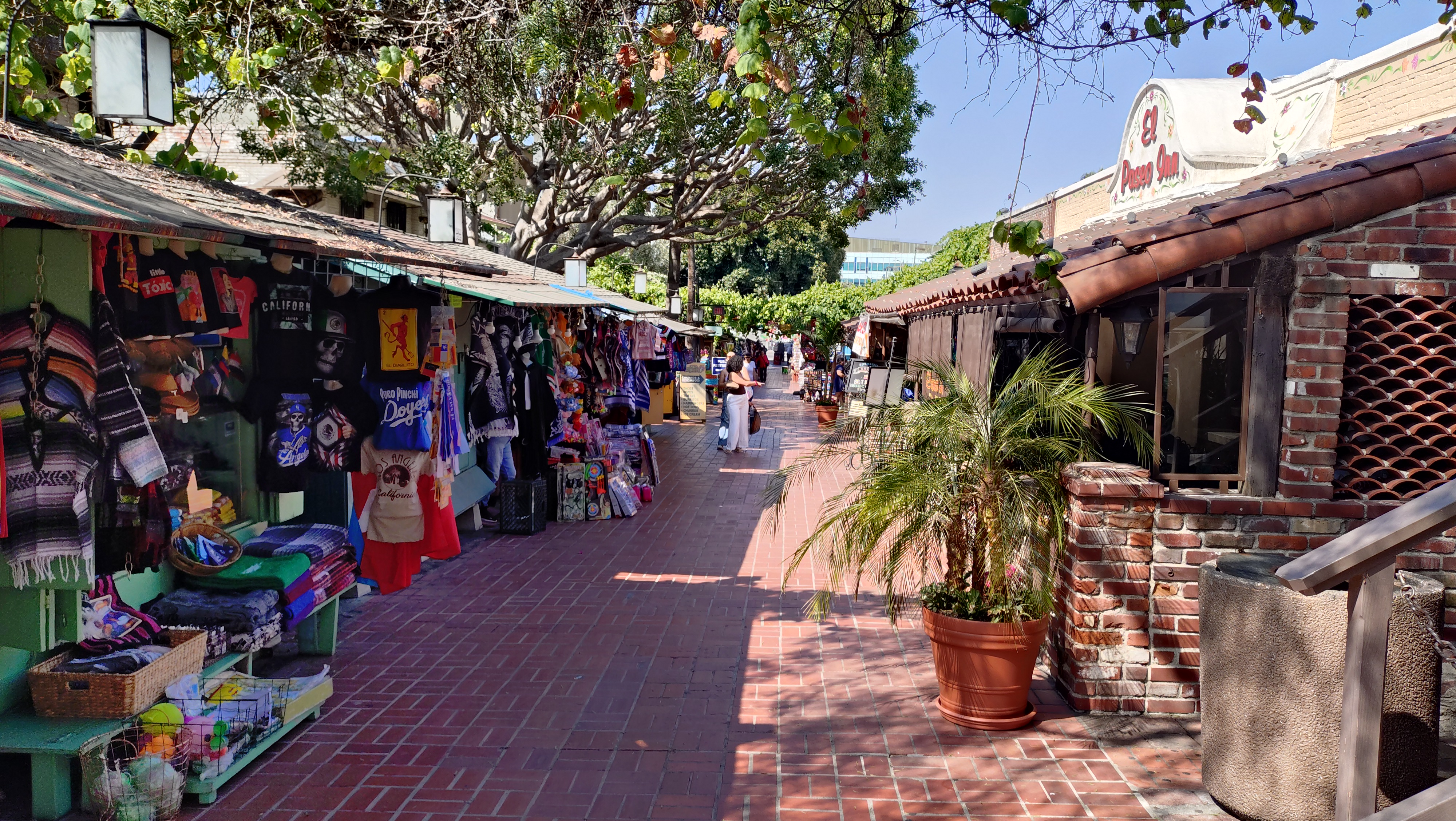(2026-06-05) Olvera Street 街道一景。